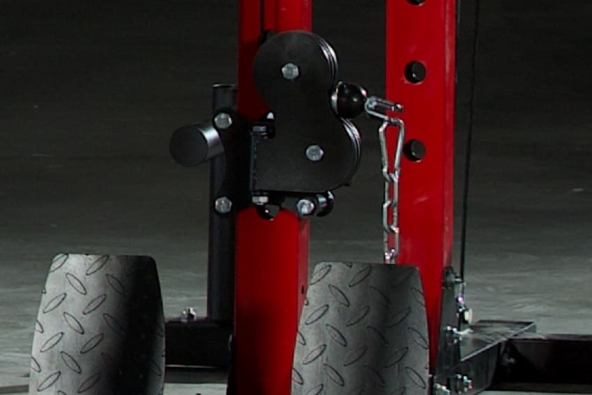 Extra large footboard on smith machine